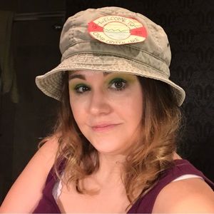 Hi! Welcome to my Poshmark Closet!